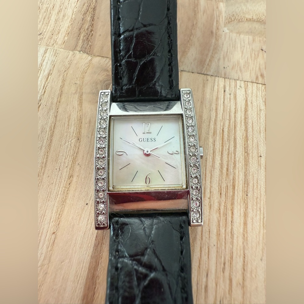 Guess ladies rectangular tank silver tone black leather watch NEW BATTERY